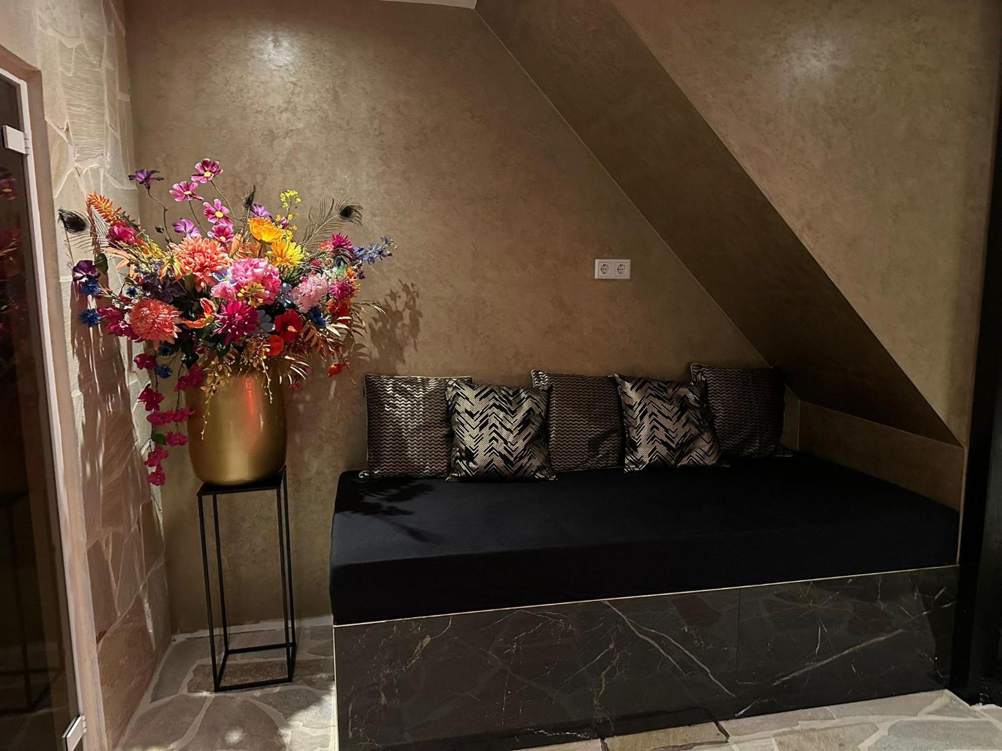 B&B Spa Goud Tilburg Exterior photo